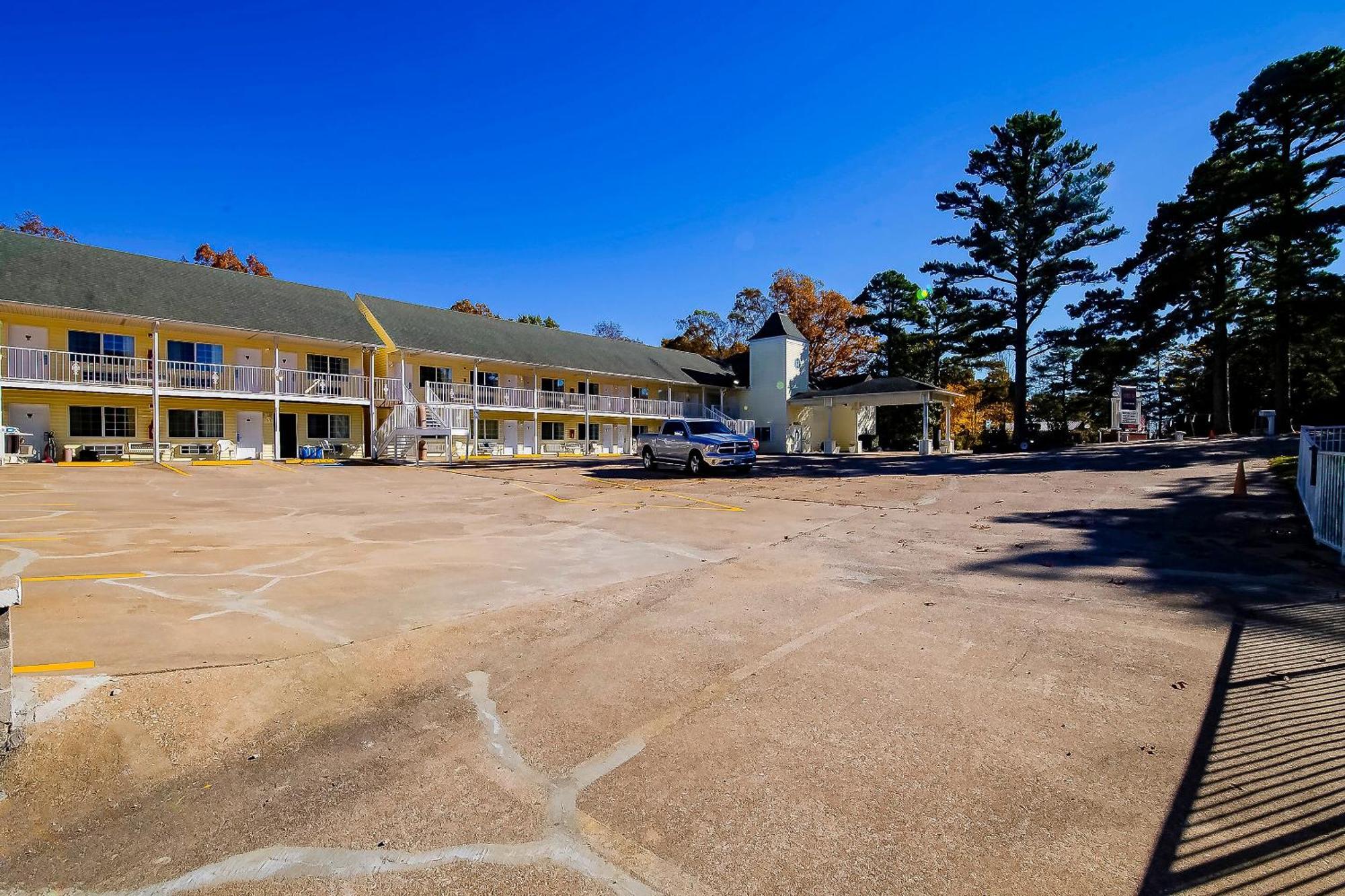 Hotel O Eureka Springs - Christ Of Ozark Area Bagian luar foto