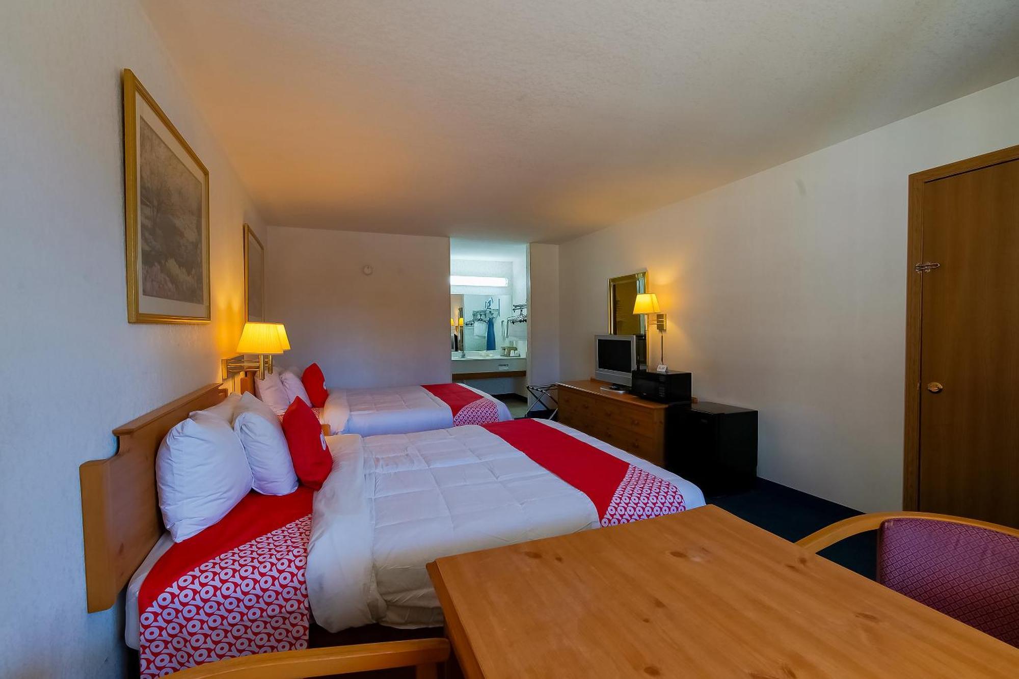 Hotel O Eureka Springs - Christ Of Ozark Area Bagian luar foto
