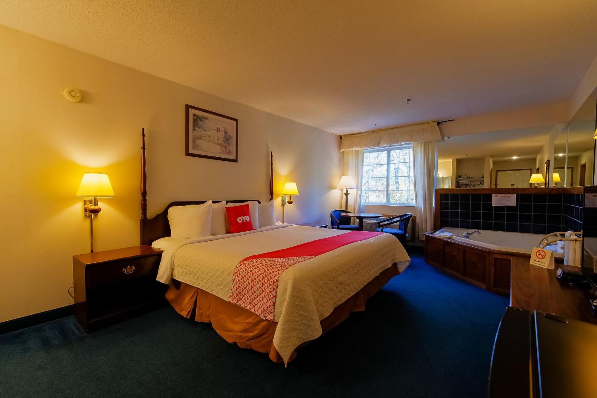 Hotel O Eureka Springs - Christ Of Ozark Area Bagian luar foto