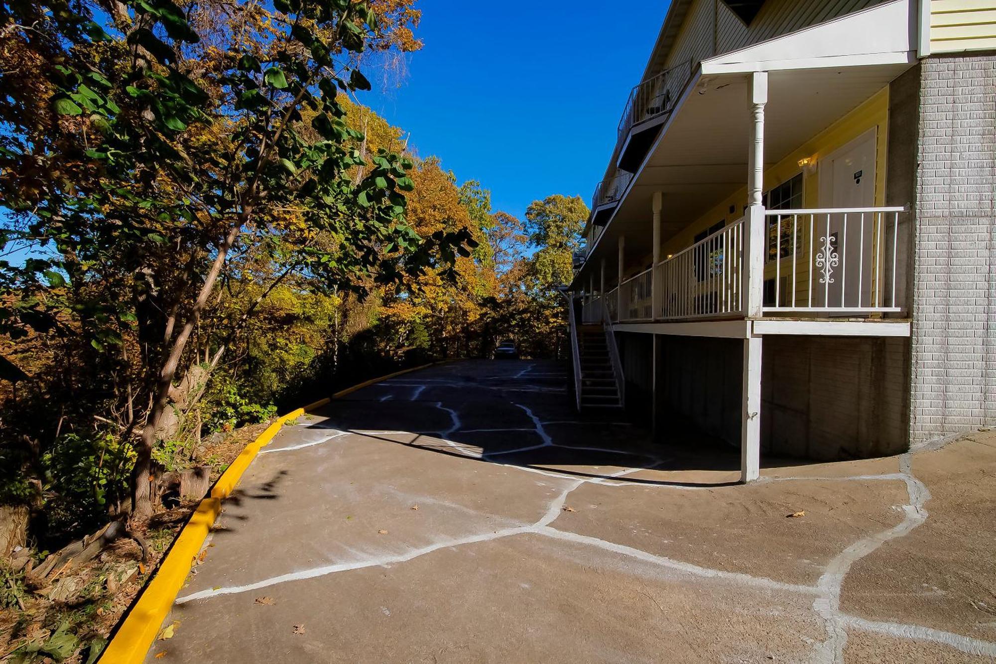 Hotel O Eureka Springs - Christ Of Ozark Area Bagian luar foto