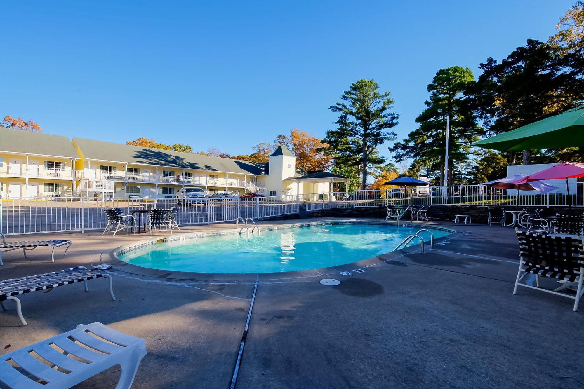 Hotel O Eureka Springs - Christ Of Ozark Area Bagian luar foto